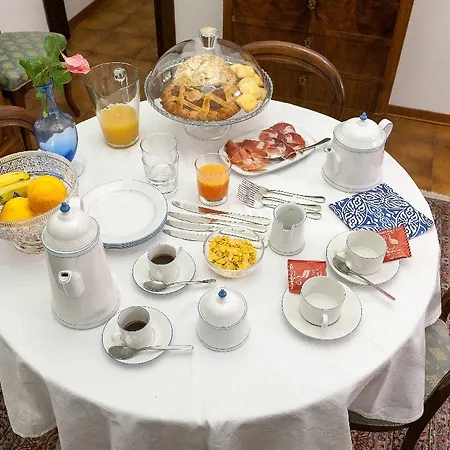 Bed and breakfast Via Della Marina 3 *